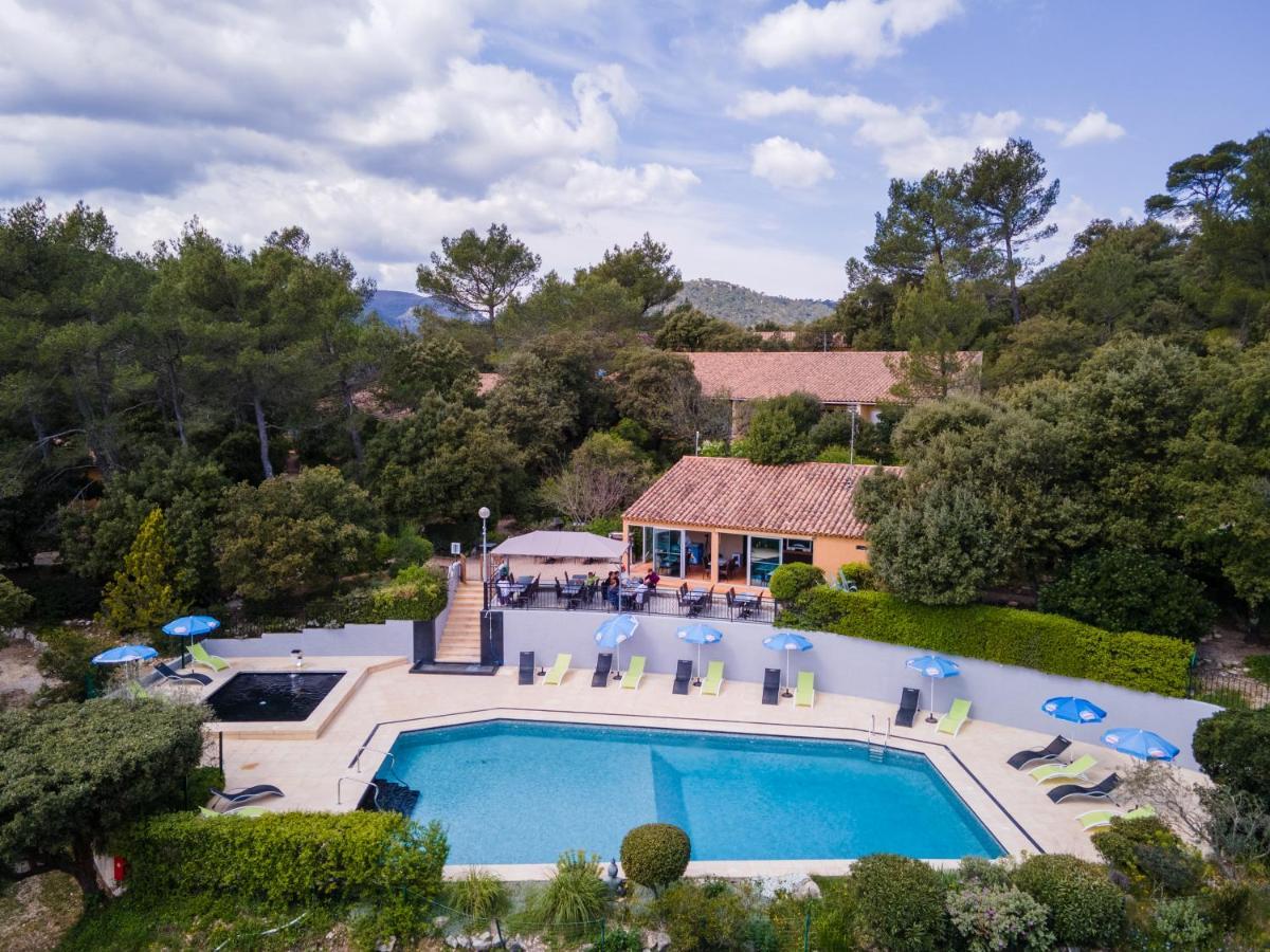 Les Arbousiers Village Hotel Provencal La Roquebrussanne Exteriér fotografie