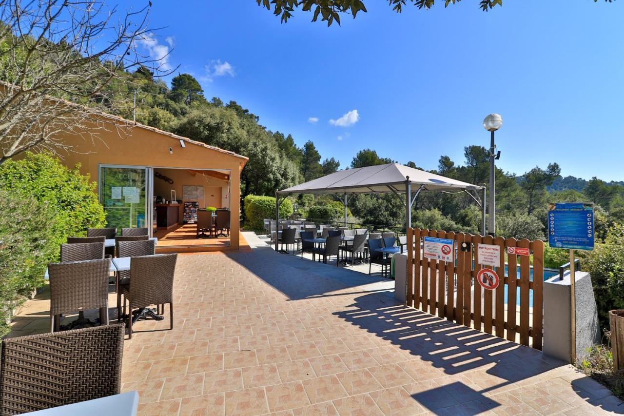 Les Arbousiers Village Hotel Provencal La Roquebrussanne Exteriér fotografie