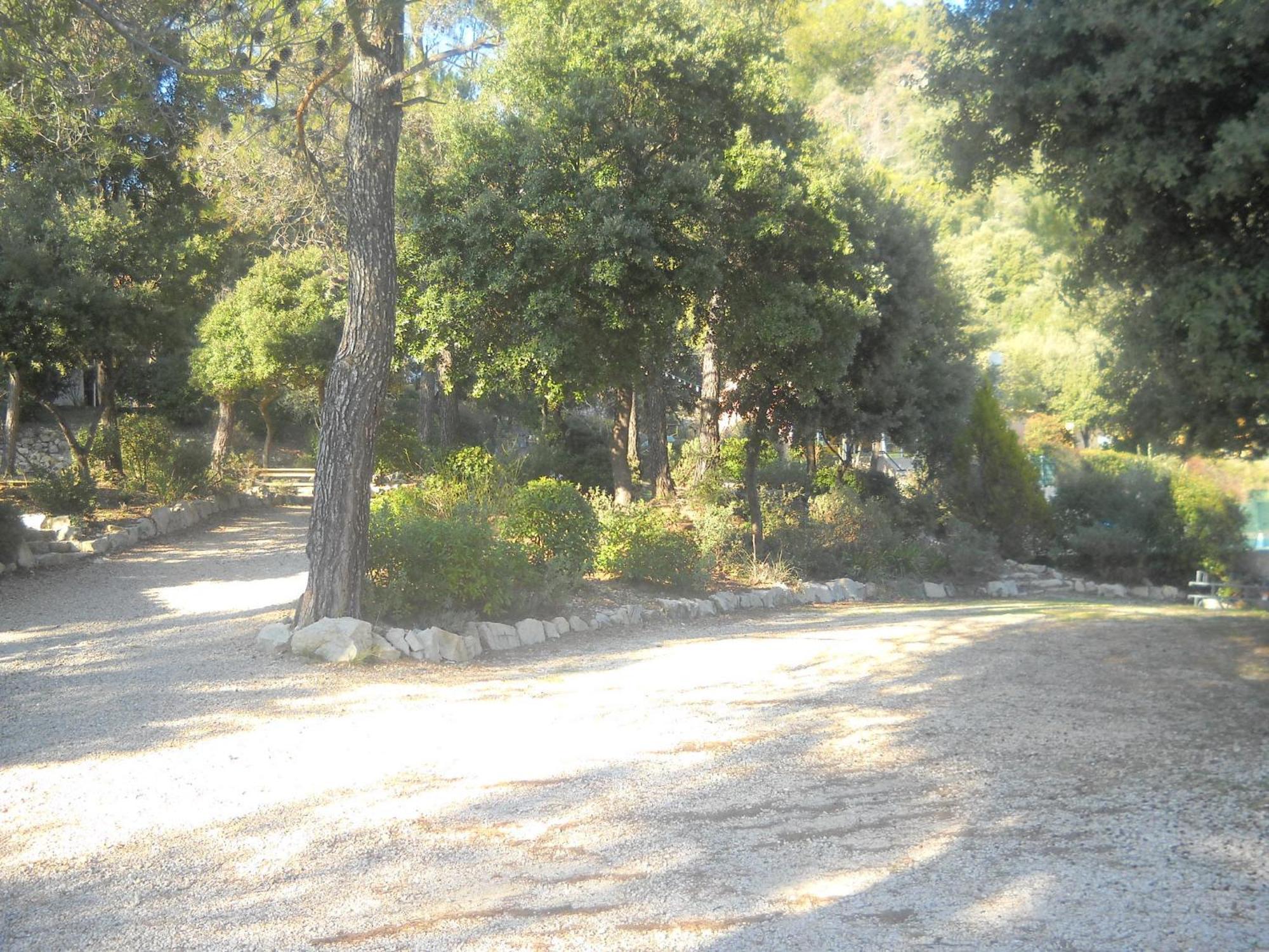 Les Arbousiers Village Hotel Provencal La Roquebrussanne Exteriér fotografie