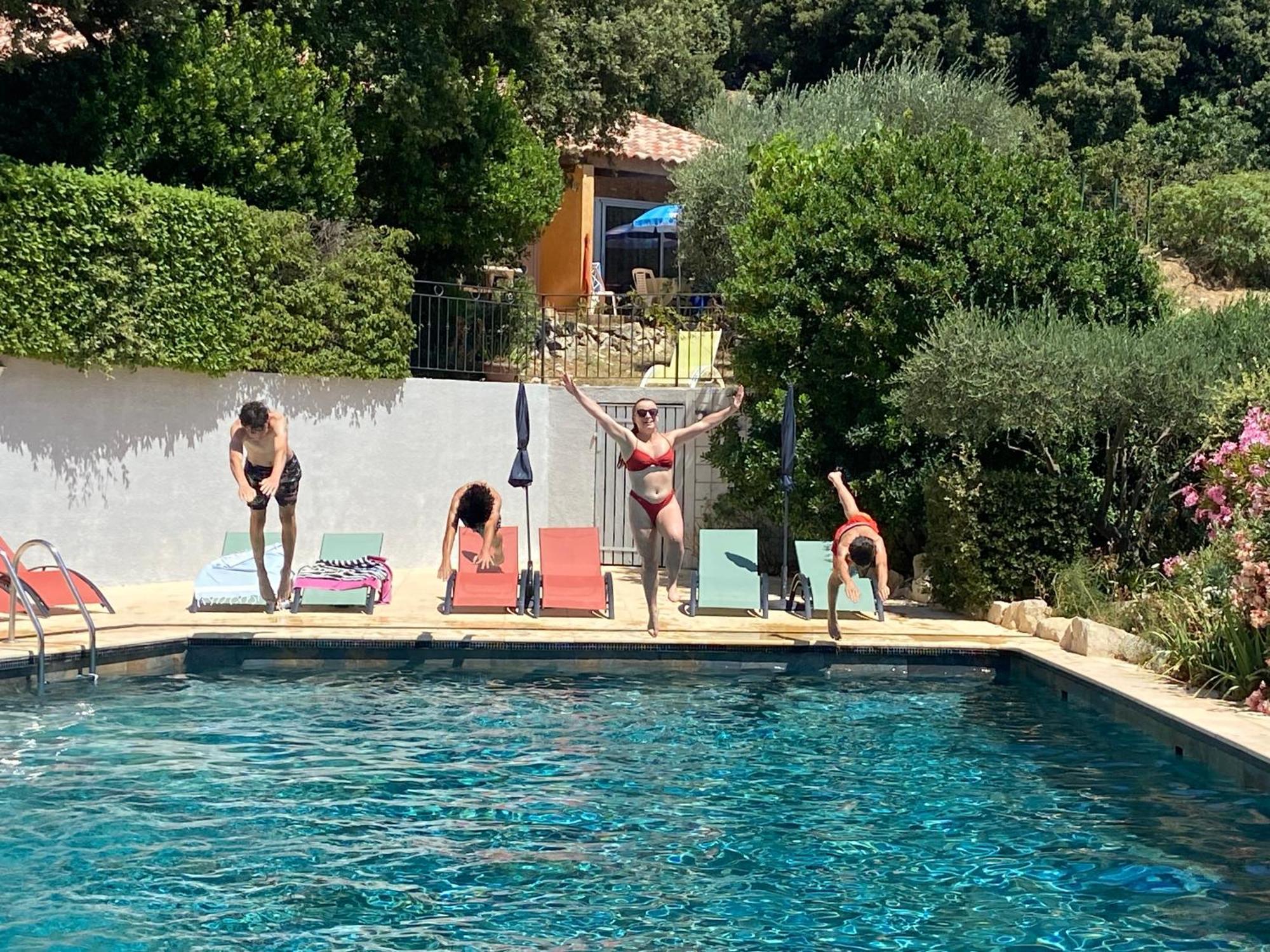 Les Arbousiers Village Hotel Provencal La Roquebrussanne Exteriér fotografie